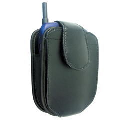 Blackberry Compatible Leather Pouch with Magnetic Closure   LCBLACKPHR